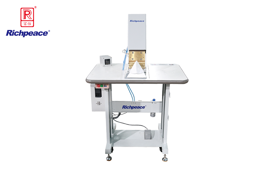 必一体育手动折叠口罩外置鼻梁条、 海绵条热压机
