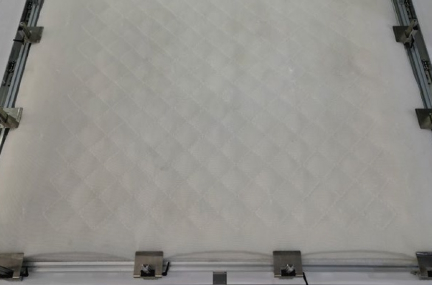 必一体育超厚料大旋梭多针绗缝机