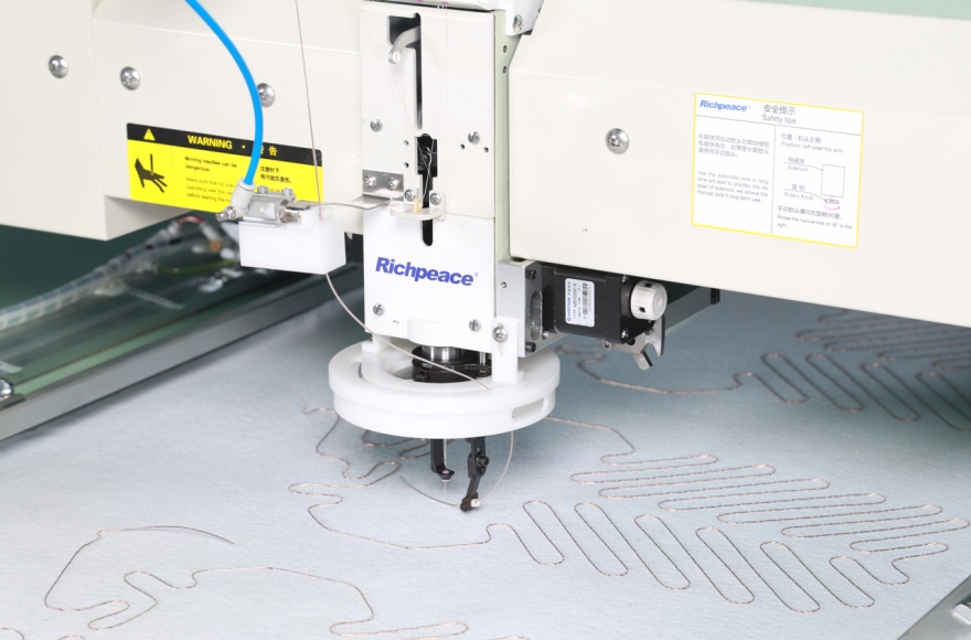 必一体育汽车专用电脑布线机-前后自动收送料结构