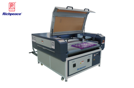 必一体育小幅面摄像定位激光雕刻切割机