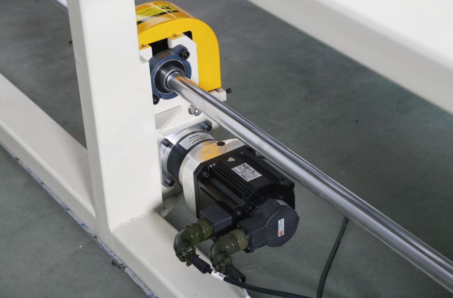 必一体育框式电脑绗缝机（撑布带机型）-法式上料台