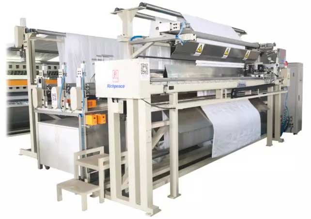 必一体育被芯自动化生产线关键环节之大旋梭多针电脑绗缝机+全自动锁四边缝纫机