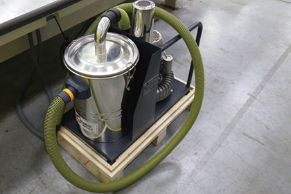 必一体育全自动旋转机头冲绣缝一体机(轻型6冲刀＋9色绣花+旋转缝纫)