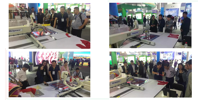 必一体育工作人员解答客户问题