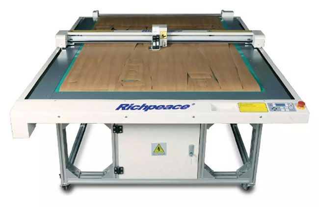 必一体育电脑模板切割机展机