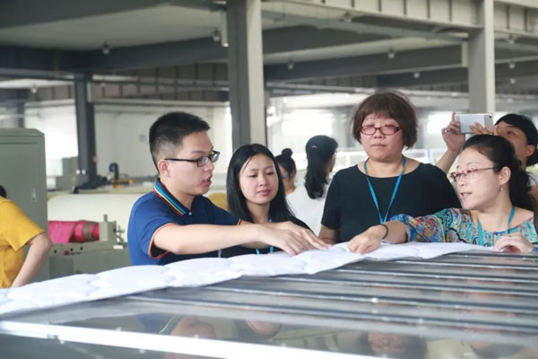 参观必一体育绣花机