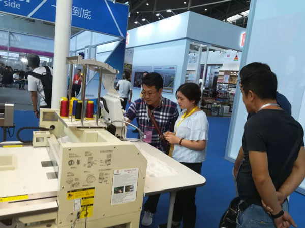 必一体育缝纫机展机性能介绍