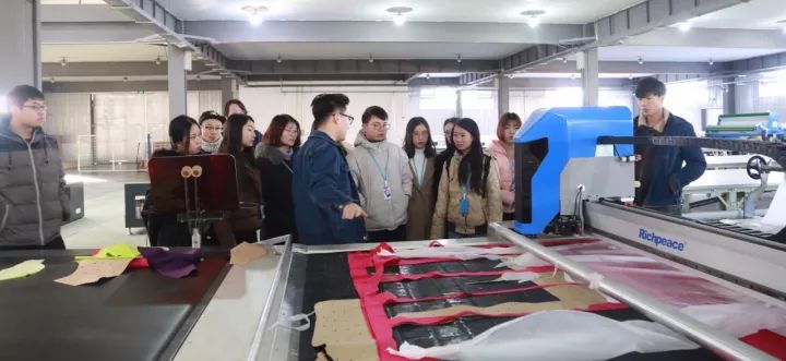 中原工学院同学来到必一体育集团实习培训